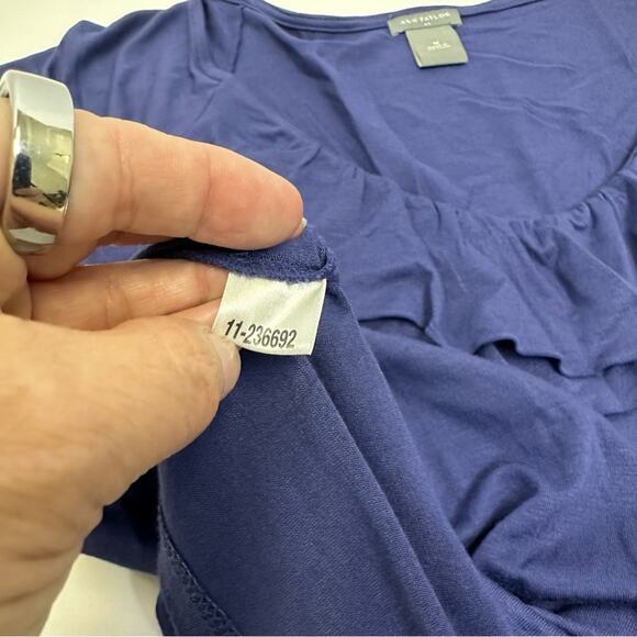 PRICED TO SELL!!  Ann Taylor Blue Ruffle Neckline Top - Size Medium - Picture 9 of 11